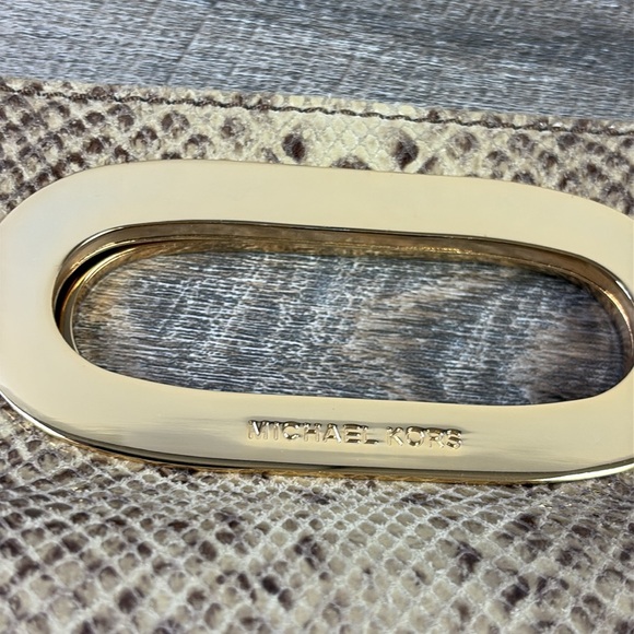 Michael Kors BERKLEY Leather Snake Skin Embossed Clutch -Dark Sand - Picture 4 of 13